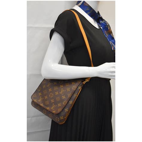 louis vuitton brown monogram canvas musette salsa shoulder bag